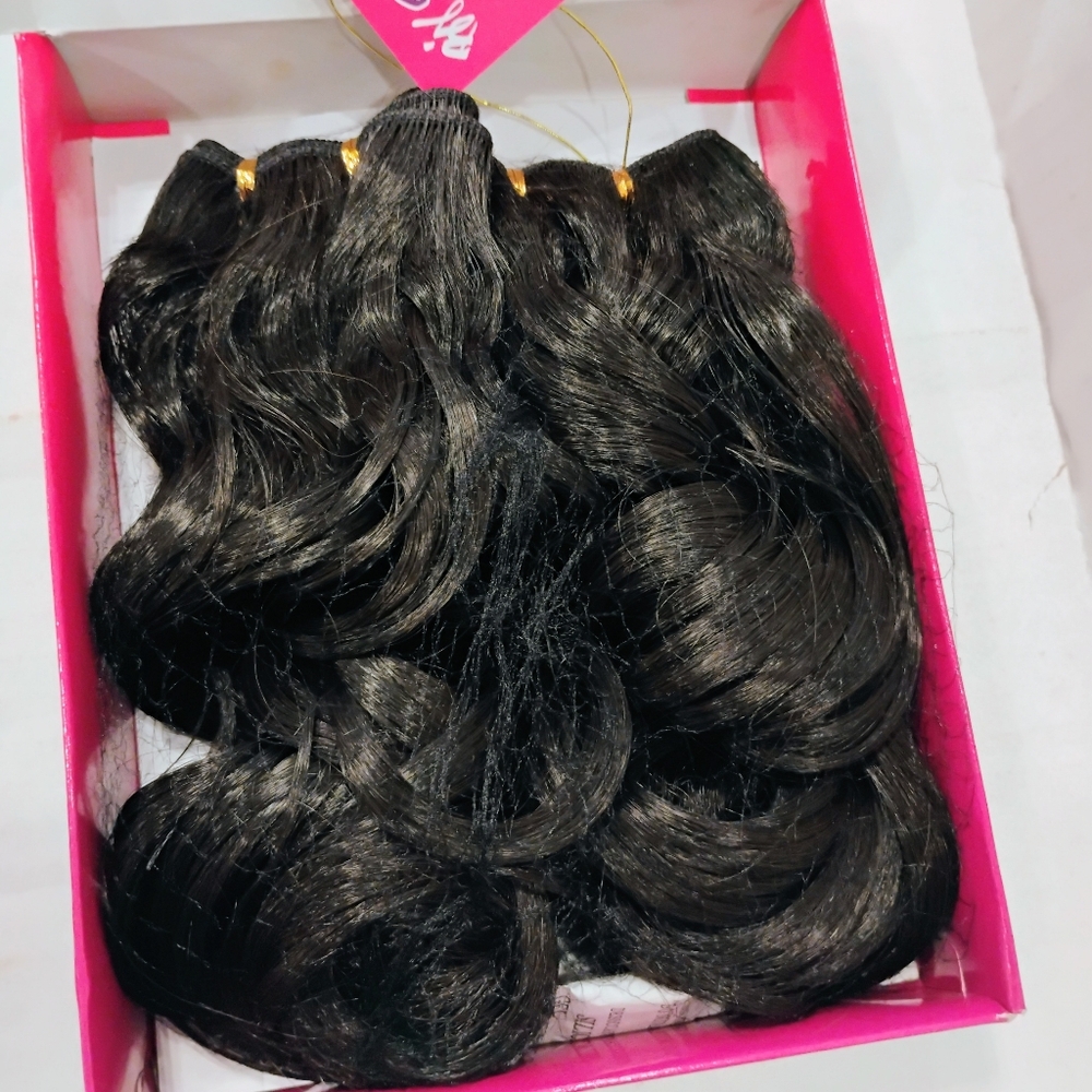 Voluminous Black Wavy Hair Extensions